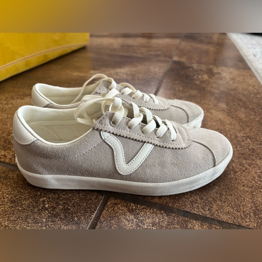 Women’s Suede Vans ✨NWOT✨